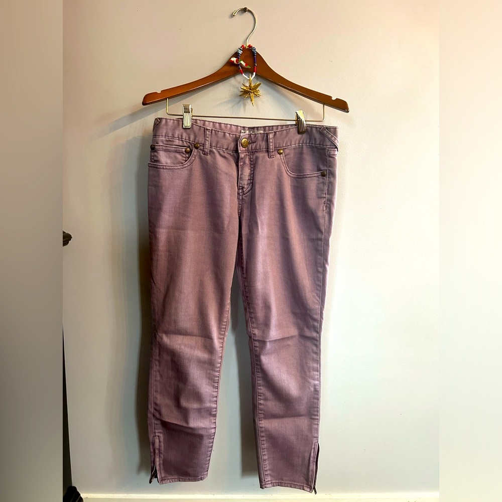 Free People faded purple jeans! ✌️